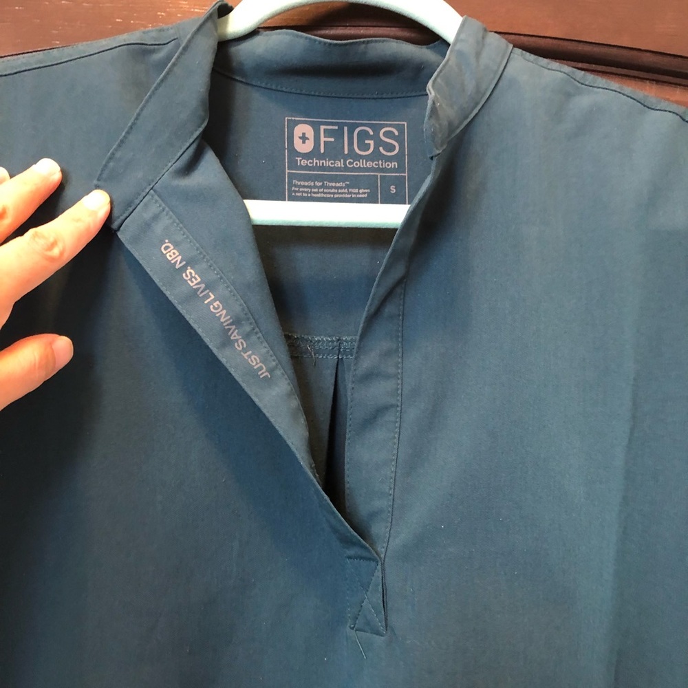 Figs scrubs top Rafaela